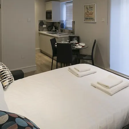 Modern Portobello City Centre Apartment
